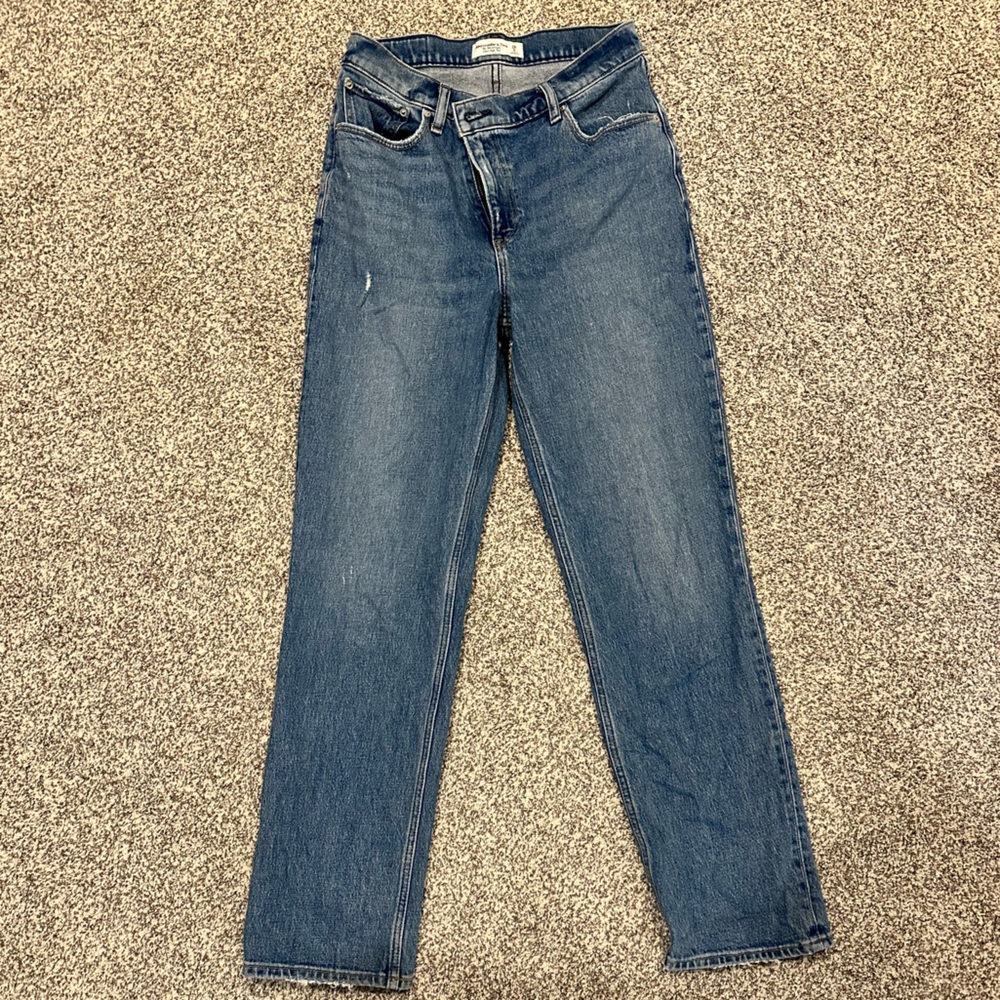 Abercrombie 90’s straight ultra high rise jean